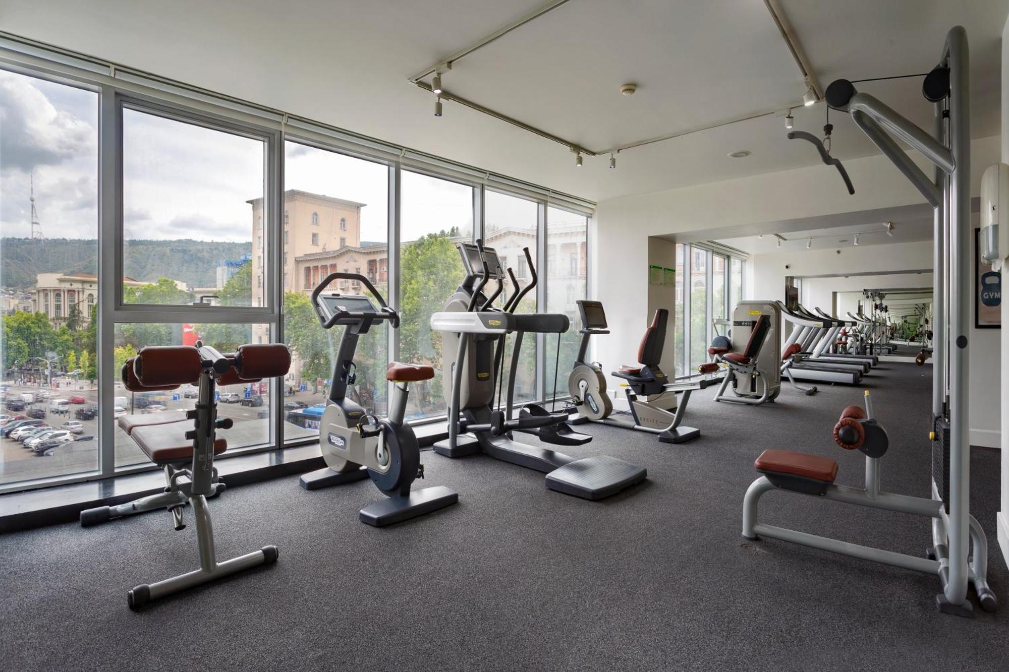 Holiday Inn - Tbilisi By Ihg Екстериор снимка